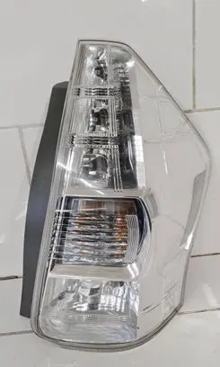 Toyota Prius+ (ZVW40) Rear/tail lights P9355