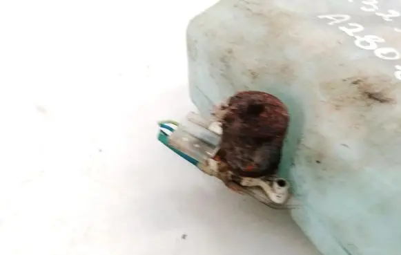 Mazda 323 Windscreen/windshield washer pump