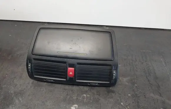 Skoda Octavia Mk2 (1Z) Dash center air vent grill 1Z0820951