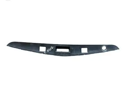 Trunk door license plate light bar