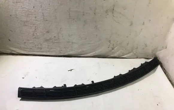 BMW 5 E60 E61 Parcel shelf grill 7033680