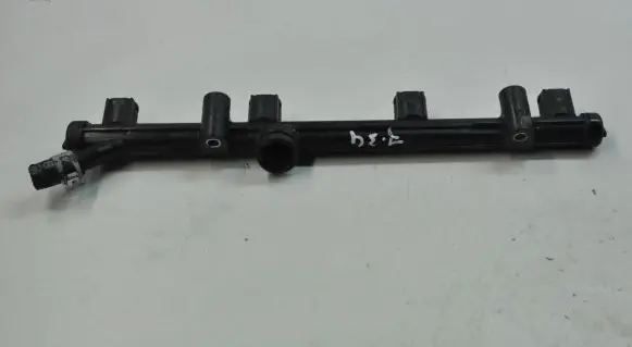 Volkswagen Golf VII Fuel main line pipe 06K133681A
