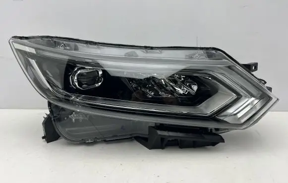 Nissan Qashqai Headlight/headlamp 1001911