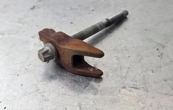 Opel Combo E Fuel Injector clamp holder 9811760780