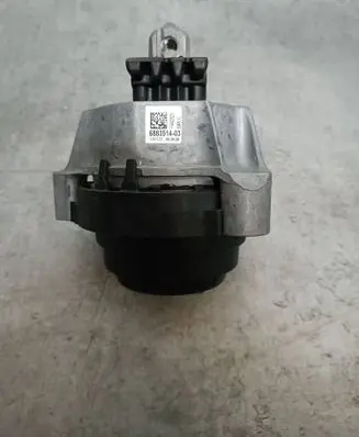 BMW 5 G30 G31 Engine mount bracket 6883514