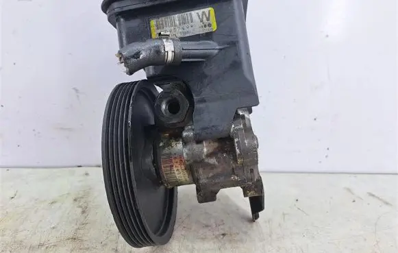 BMW 5 E39 Power steering pump