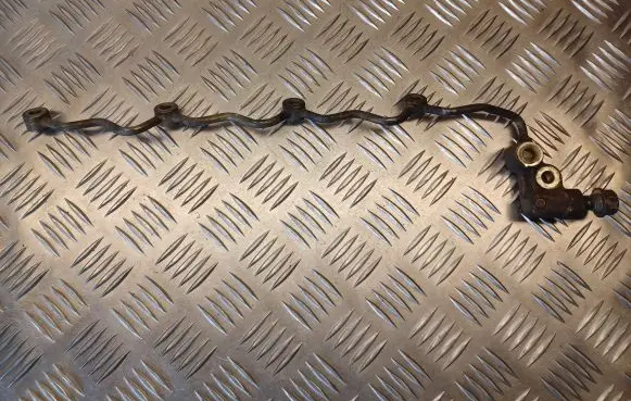 Toyota Avensis T270 Fuel return line/hose 