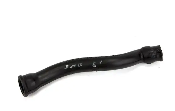 Volkswagen Golf III Breather hose/pipe 028103493S