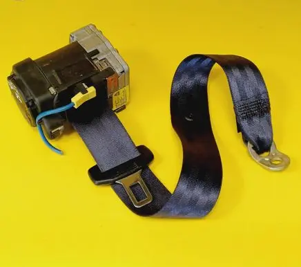 Audi A6 S6 C5 4B Rear seatbelt 00064577