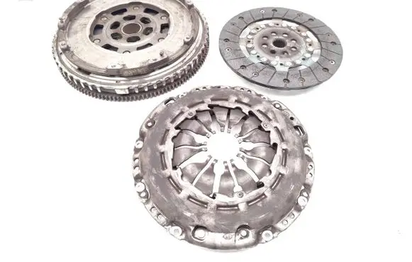 Nissan Qashqai Clutch set kit 415050110