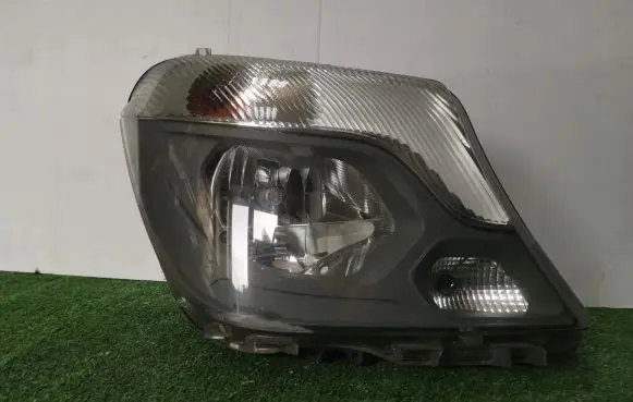Mercedes-Benz Sprinter W906 Headlight/headlamp A9068202461
