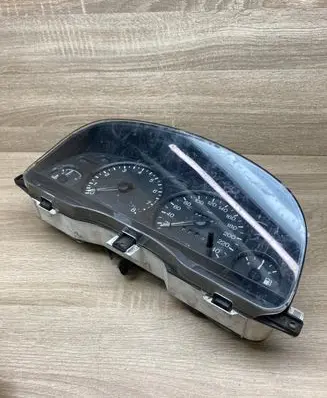 Ford Mondeo MK II Speedometer (instrument cluster) 98BP10C956HB