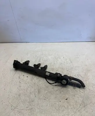 Skoda Octavia Mk2 (1Z) Fuel main line pipe 06A133317A 037906031AL