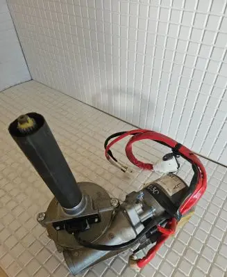 Toyota Avensis T270 Electric power steering pump 6900001424 91300589