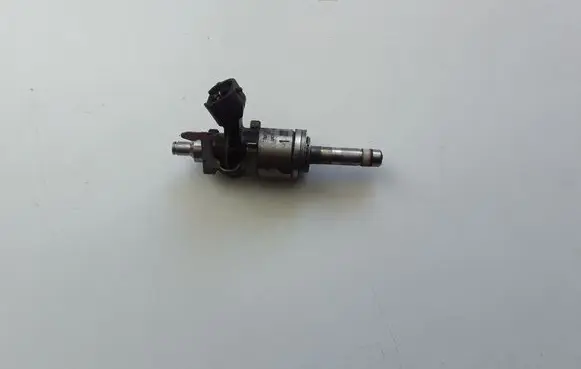 Subaru Forester SK Fuel injector 16611AB030