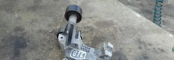 Dacia Logan II Generator/alternator bracket 117108063R