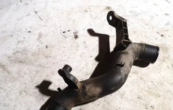 Toyota Avensis T220 Intercooler hose/pipe