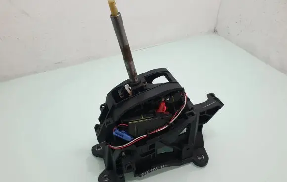Ford Fiesta Gear shifter/selector C1BP7K004