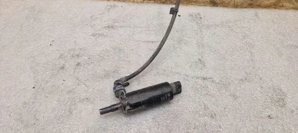 Opel Astra J Headlight washer pump 13264299 3328271