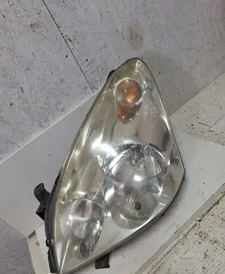 Toyota Corolla Verso AR10 Headlight/headlamp