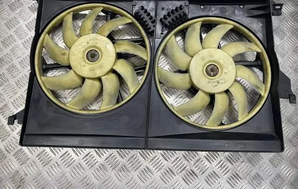 Opel Vectra C Radiator cooling fan shroud 13114371 875496M