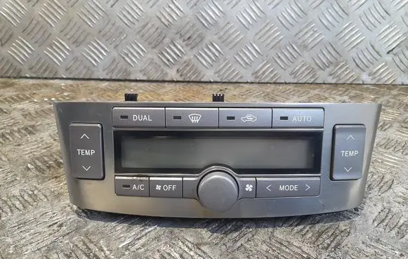 Toyota Avensis T250 Climate control unit 5590205060H 7E08175
