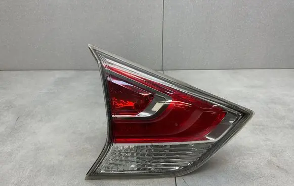 Nissan X-Trail T32 Tailgate rear/tail lights 