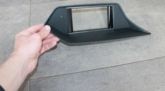 Radio/GPS head unit trim