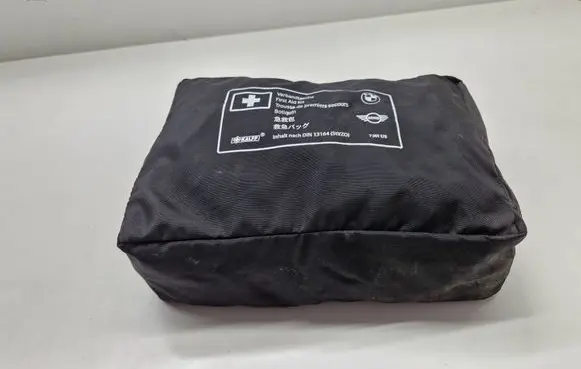 BMW i4 First aid kit 7261178