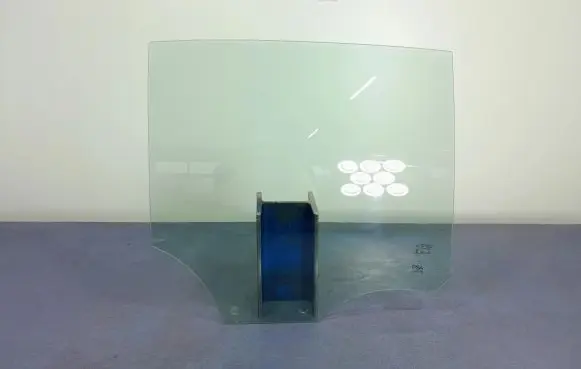 Peugeot 208 Rear door window glass