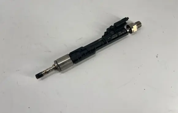 BMW 1 F20 F21 Fuel injector 7639994