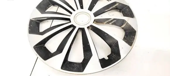 Volvo V70 R16 wheel hub/cap/trim 