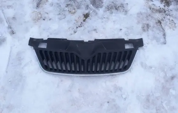 Skoda Fabia Mk2 (5J) Front grill 5j0853668c