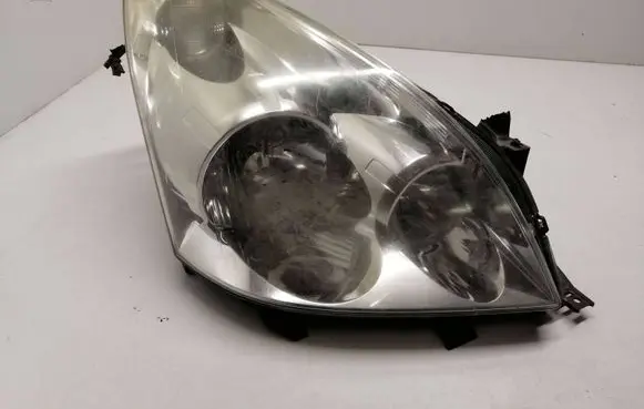 Toyota Corolla Verso AR10 Headlight/headlamp