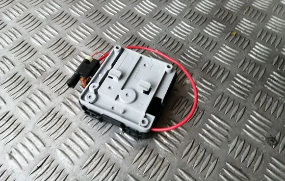 BMW X3 F25 Battery relay fuse 9338545