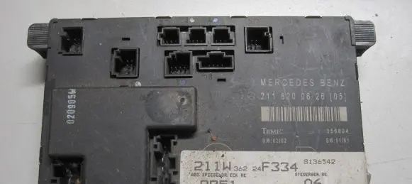 Mercedes-Benz E W211 Door control unit/module 2118200626