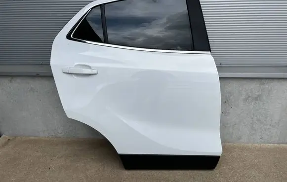 Opel Mokka X Rear door 