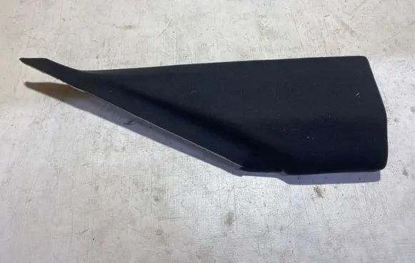 Maserati Ghibli (C) pillar trim 06700074090 M157D M1574