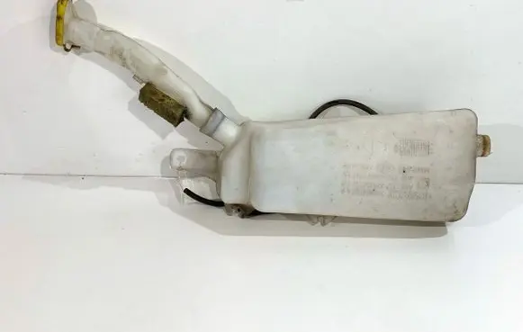 Renault Clio III Windshield washer fluid reservoir/tank 7701058023