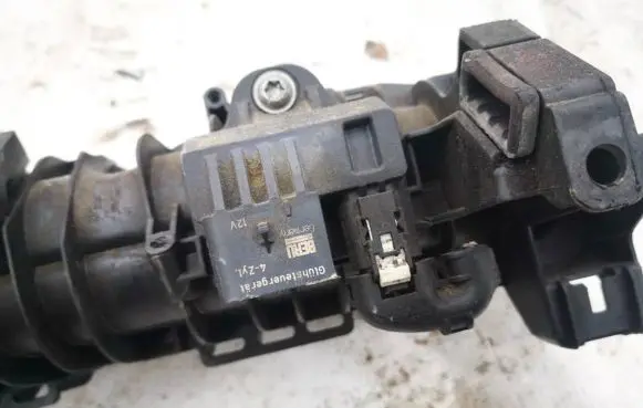 BMW 5 GT F07 Glow plug pre-heat relay 857008702 0522120103