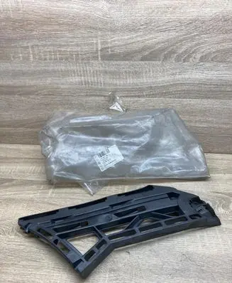 Volkswagen Touran I Front bumper mounting bracket 1T0807178