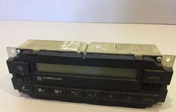 Volkswagen PASSAT B5 Climate control unit 3B1907044A