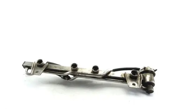 Audi A4 S4 B5 8D Fuel injector supply line/pipe 