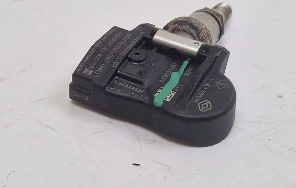 Renault Zoe Tire pressure sensor 407003743R S180052064 A2C83331102