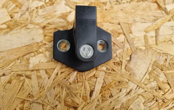 BMW 5 E39 Rear door lock loop/hook striker 8176350