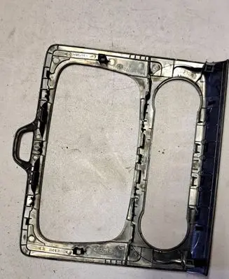 Radio/GPS head unit trim