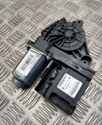 Volkswagen Caddy Front door window regulator motor 5K0959792 05075732 805124009