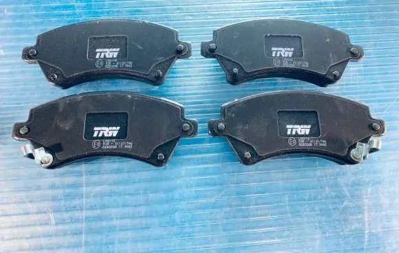 Toyota Corolla E120 E130 Brake pads (front) GDB3288 0446502130 446502061