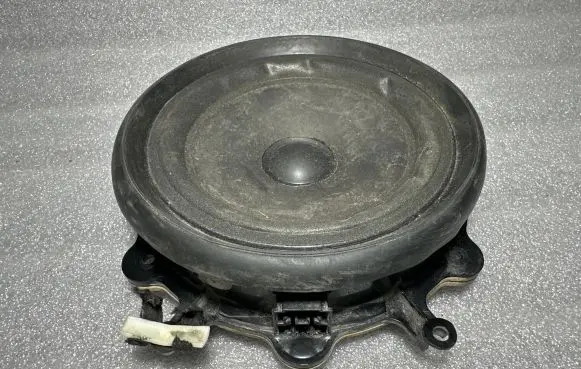 Audi A4 S4 B6 8E 8H Front door speaker 8E0035411