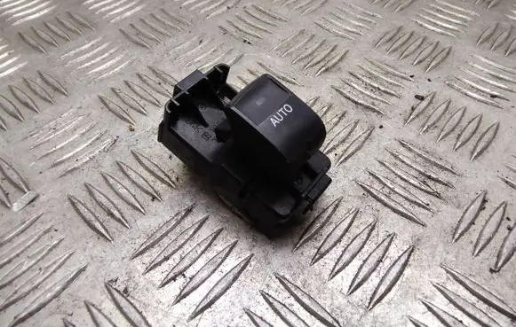 Toyota Prius (XW30) Electric window control switch 192801